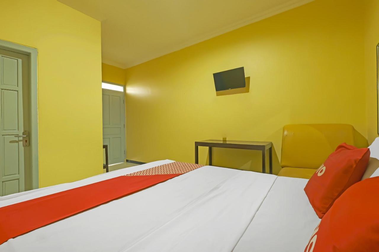 Oyo 92483 Hotel Kirana Salatiga Exterior foto